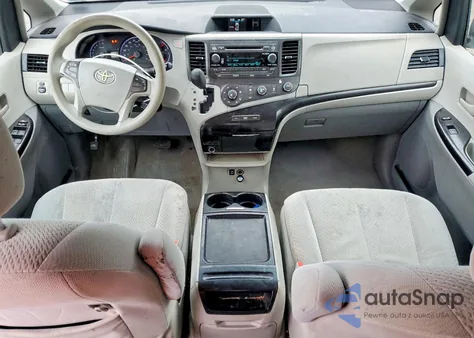 2011 Toyota Sienna Le z USA, uszkodzony, nr VIN 5TDKK3DC2BS099865